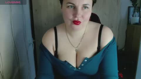 Mari online show from 10-24-25, 06:54