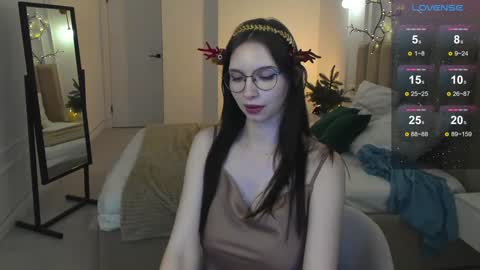 Snapshot of mari_nett chatting on 12-22-24, 11:20 mari_nett online show from 12-22-24, 11:20