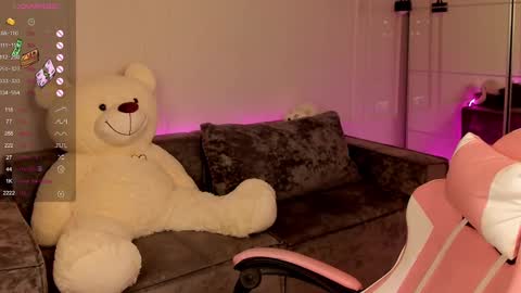 Snapshot of mari_nett chatting on 01-22-25, 08:38 mari_nett online show from 01-22-25, 08:38