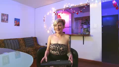 Snapshot of maria_fernandaxxx_ chatting on 02-25-25, 02:03 Maria fernanda online show from 02-25-25, 02:03