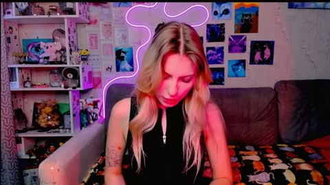 Snapshot of maria_hunt chatting on 12-06-24, 03:30 Maria online show from 12-06-24, 03:30