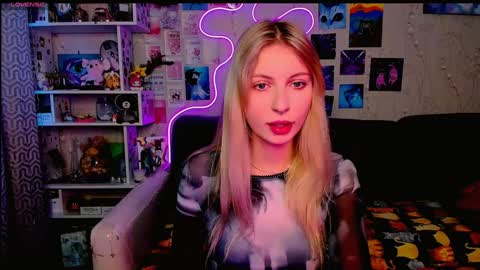 Snapshot of maria_hunt chatting on 12-18-24, 03:37 Maria online show from 12-18-24, 03:37