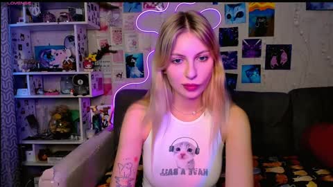 Snapshot of maria_hunt chatting on 12-20-24, 03:47 Maria online show from 12-20-24, 03:47