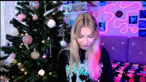 Snapshot of maria_hunt chatting on 12-24-24, 06:11 Maria online show from 12-24-24, 06:11