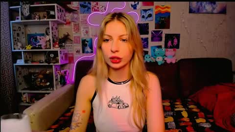 Snapshot of maria_hunt chatting on 01-14-25, 04:04 Maria online show from 01-14-25, 04:04