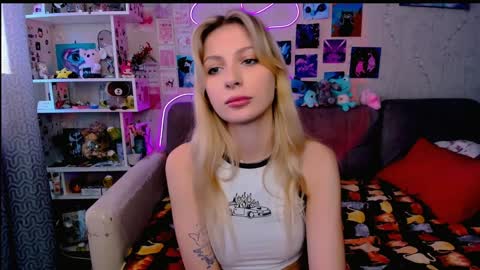 Snapshot of maria_hunt chatting on 01-16-25, 06:03 Maria online show from 01-16-25, 06:03