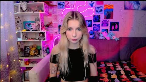 Snapshot of maria_hunt chatting on 01-25-25, 04:02 Maria online show from 01-25-25, 04:02