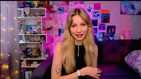 Snapshot of maria_hunt chatting on 02-08-25, 03:30 Maria online show from 02-08-25, 03:30