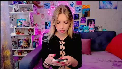 Snapshot of maria_hunt chatting on 02-27-25, 04:20 Maria online show from 02-27-25, 04:20