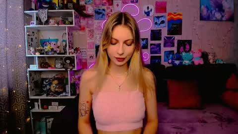 Snapshot of maria_hunt chatting on 03-05-25, 04:13 Maria online show from 03-05-25, 04:13