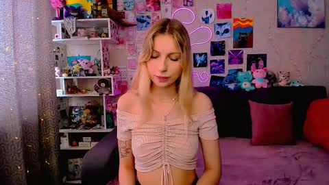 Snapshot of maria_hunt chatting on 03-12-25, 04:30 Maria online show from 03-12-25, 04:30