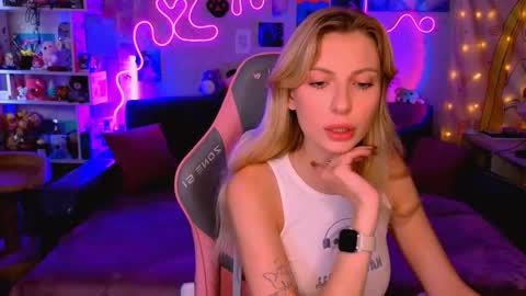 Snapshot of maria_hunt chatting on 09-26-25, 01:53 Maria online show from 09-26-25, 01:53