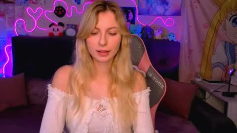 Snapshot of maria_hunt chatting on 10-16-25, 05:08 Maria online show from 10-16-25, 05:08