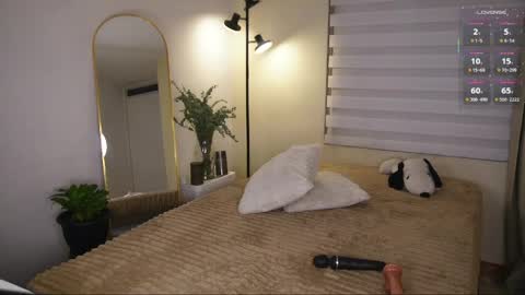 Snapshot of maria_petit chatting on 05-29-26, 12:52 M. online show from 05-29-26, 12:52