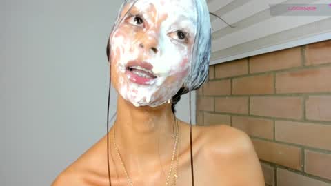 S O F I A  model independent online show from 12-22-24, 03:33