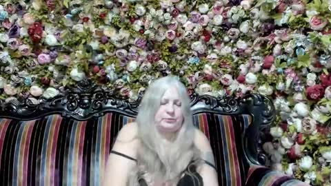 Snapshot of mariabelladonna chatting on 12-04-25, 12:20 Maria online show from 12-04-25, 12:20