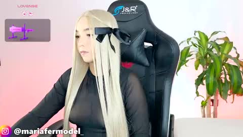 Maria Fer online show from 10-15-25, 07:03