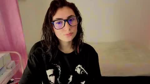 Snapshot of mariagh_ chatting on 07-19-26, 10:19 Maria online show from 07-19-26, 10:19