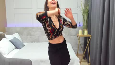 Mari online show from 12-20-24, 01:22