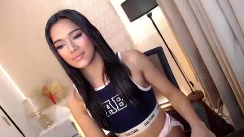 Snapshot of mariah_clara chatting on 11-26-25, 04:46 mariah_clara online show from 11-26-25, 04:46