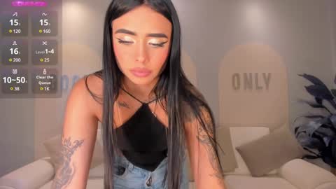 Snapshot of mariaherrera_ chatting on 12-28-24, 02:22 MARIA HERRERA  online show from 12-28-24, 02:22