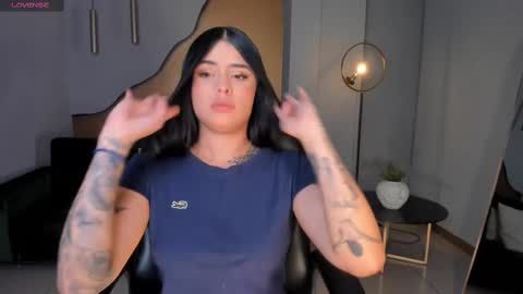 Snapshot of mariaherrera_ chatting on 03-05-25, 02:46 MARIA HERRERA  online show from 03-05-25, 02:46