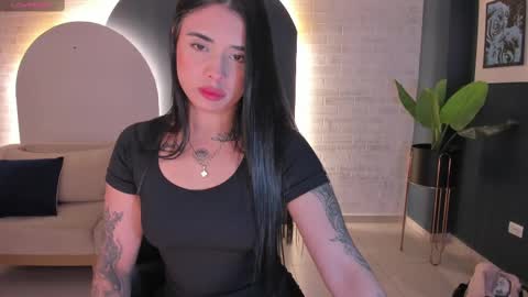 Snapshot of mariaherrera_ chatting on 03-11-25, 05:05 MARIA HERRERA  online show from 03-11-25, 05:05