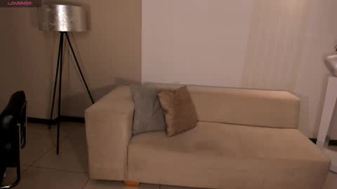 Snapshot of mariaherrera_ chatting on 10-18-25, 08:09 MARIA HERRERA  online show from 10-18-25, 08:09