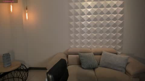Snapshot of mariaherrera_ chatting on 10-19-25, 05:13 MARIA HERRERA  online show from 10-19-25, 05:13