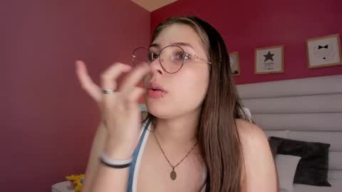 Snapshot of mariam_scott18 chatting on 12-19-24, 09:29 Mariam online show from 12-19-24, 09:29