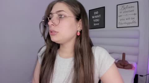 Snapshot of mariam_scott18 chatting on 12-30-24, 01:04 Mariam online show from 12-30-24, 01:04