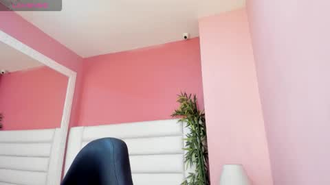 Snapshot of mariam_scott18 chatting on 11-09-25, 03:38 Mariam online show from 11-09-25, 03:38