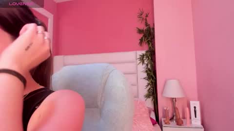 Snapshot of mariam_scott18 chatting on 11-27-25, 02:57 Mariam online show from 11-27-25, 02:57