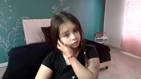 Snapshot of mariamcute_ chatting on 12-17-24, 08:21 M A R I A N A online show from 12-17-24, 08:21