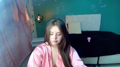 Snapshot of mariamcute_ chatting on 02-19-25, 12:25 M A R I A N A online show from 02-19-25, 12:25