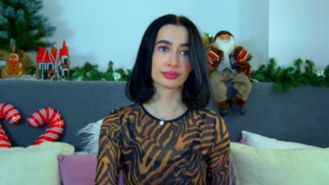 Snapshot of mariamenson chatting on 01-13-25, 09:42 MariaMenson online show from 01-13-25, 09:42