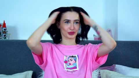 Snapshot of mariamenson chatting on 01-25-25, 02:04 MariaMenson online show from 01-25-25, 02:04