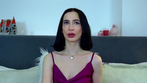 Snapshot of mariamenson chatting on 01-28-25, 10:56 MariaMenson online show from 01-28-25, 10:56