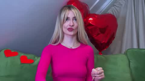 Snapshot of mariamenson chatting on 03-01-25, 05:09 MariaMenson online show from 03-01-25, 05:09