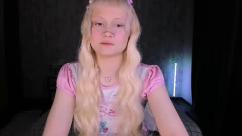 Maria online show from 11-12-25, 01:17