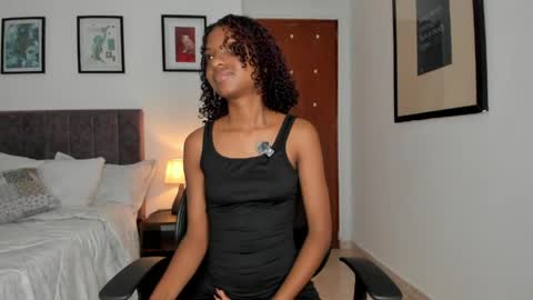 Mariana online show from 04-21-26, 01:42