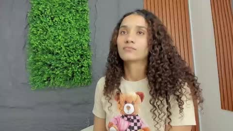 Marian online show from 03-07-25, 05:06