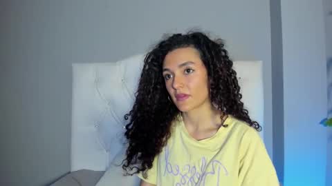 Snapshot of marian_skinny chatting on 12-20-24, 08:23 Marian online show from 12-20-24, 08:23