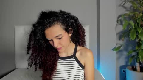 Snapshot of marian_skinny chatting on 01-12-25, 11:15 Marian online show from 01-12-25, 11:15