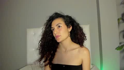 Snapshot of marian_skinny chatting on 01-16-25, 02:41 Marian online show from 01-16-25, 02:41