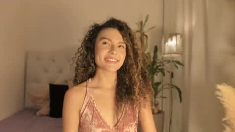 Snapshot of marian_skinny chatting on 12-14-25, 02:39 Marian online show from 12-14-25, 02:39