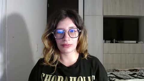 Snapshot of mariana124_ chatting on 12-17-24, 09:16 Mariana online show from 12-17-24, 09:16