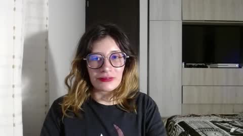 Snapshot of mariana124_ chatting on 12-18-24, 06:14 Mariana online show from 12-18-24, 06:14