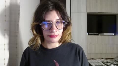 Snapshot of mariana124_ chatting on 12-18-24, 09:18 Mariana online show from 12-18-24, 09:18