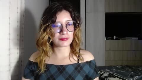 Snapshot of mariana124_ chatting on 12-20-24, 03:00 Mariana online show from 12-20-24, 03:00